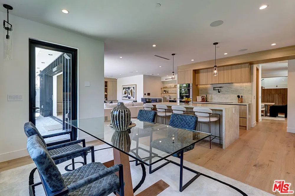 846 Dickson Street Marina del Rey, CA 90292