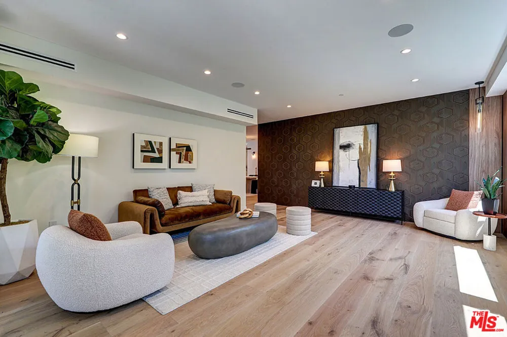 846 Dickson Street Marina del Rey, CA 90292