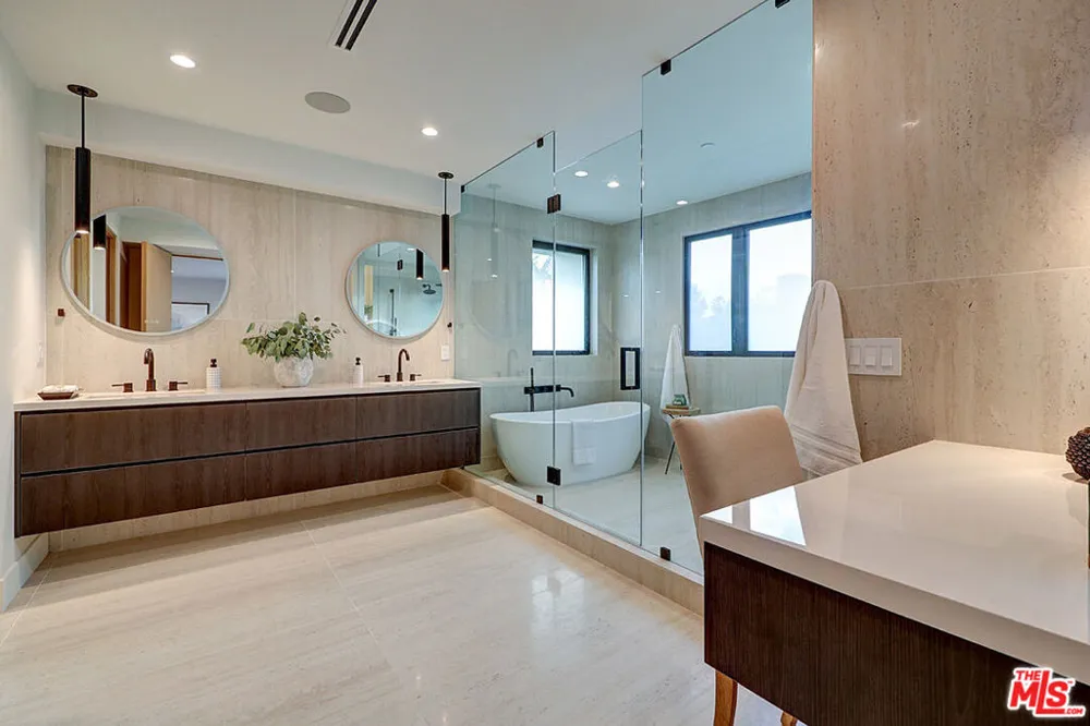 846 Dickson Street Marina del Rey, CA 90292