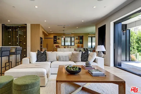846 Dickson Street