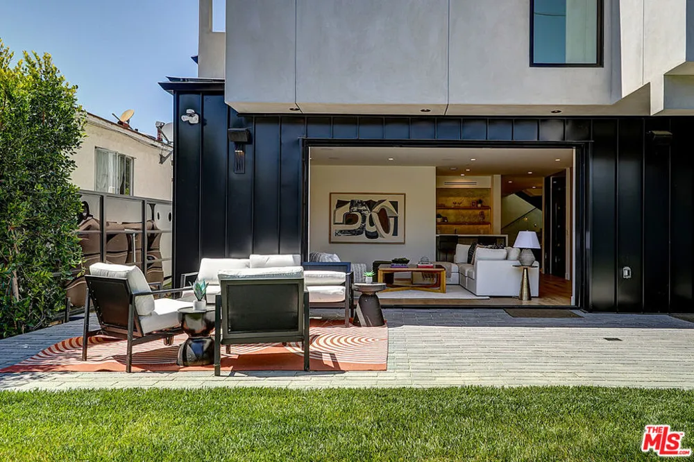 846 Dickson Street Marina del Rey, CA 90292