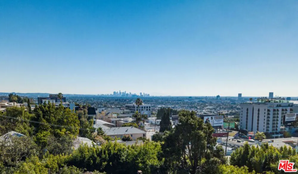 1216 Ozeta Los Angeles, CA 90069