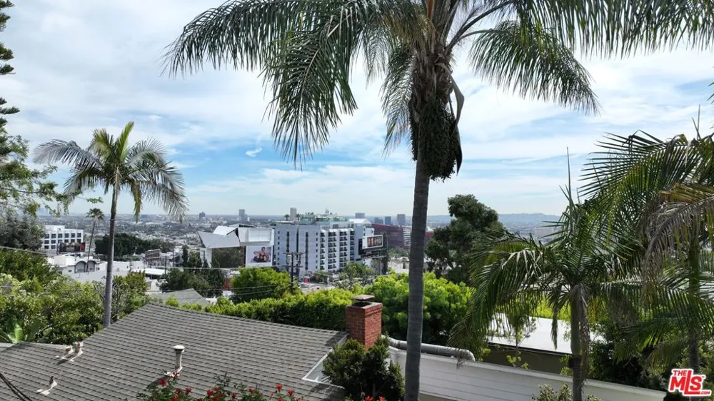 1216 Ozeta Los Angeles, CA 90069