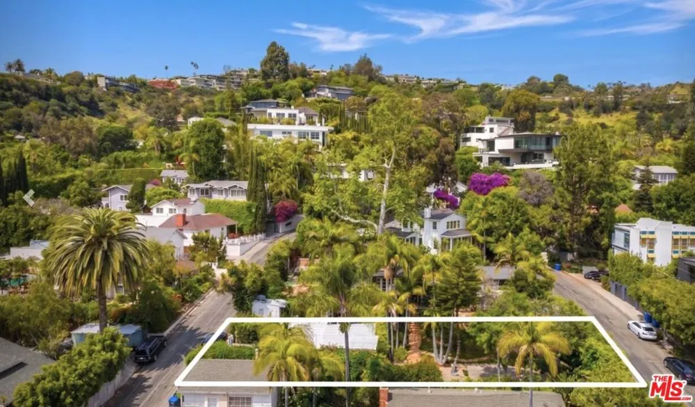 1216 Ozeta Los Angeles, CA 90069
