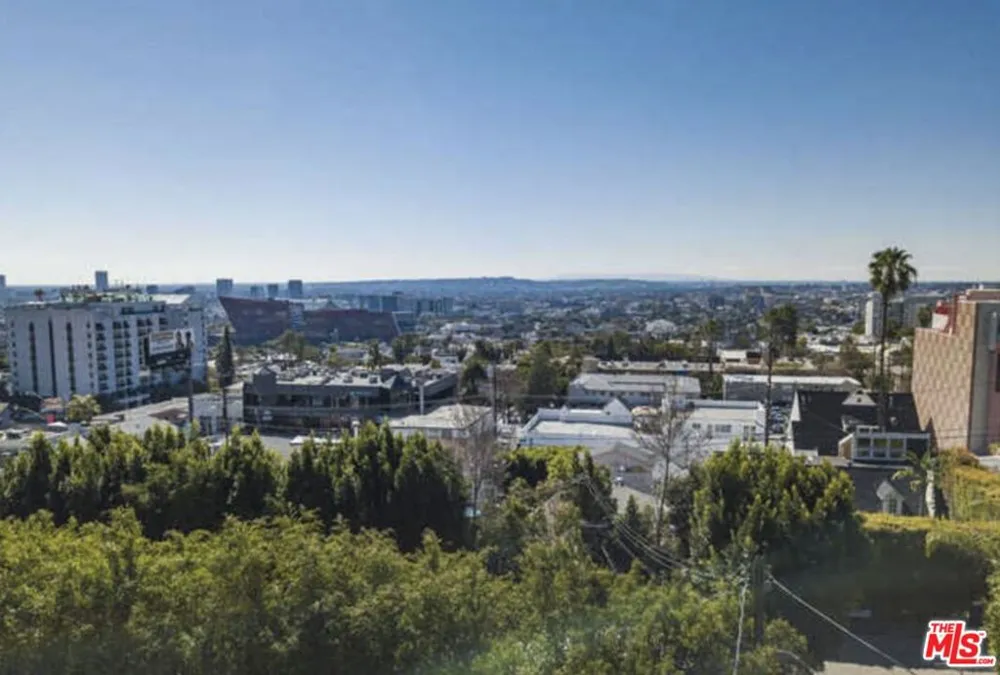 1216 Ozeta Los Angeles, CA 90069