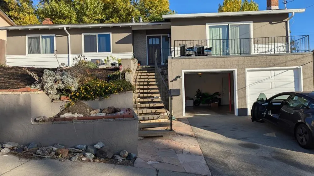 1187 Overlook Avenue Hayward, CA 94542