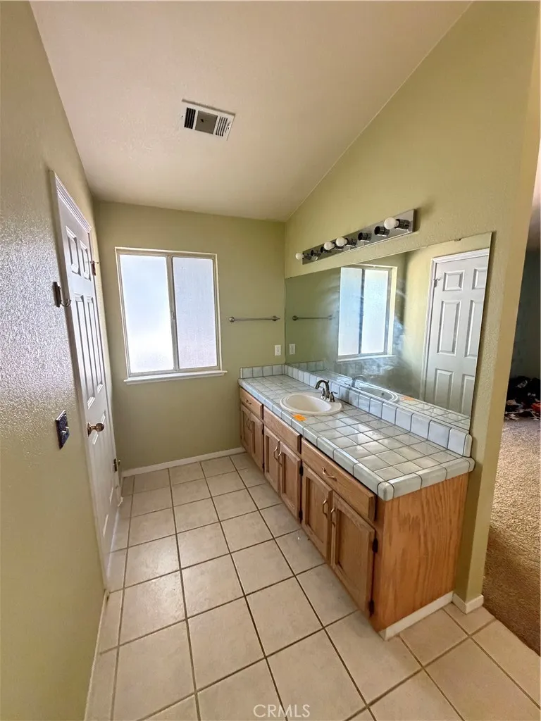 1147 Mirror Lake Merced, CA 95340