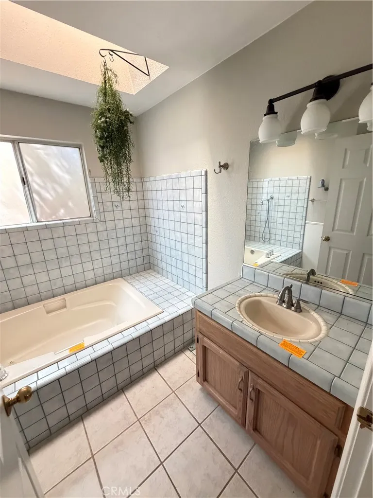 1147 Mirror Lake Merced, CA 95340