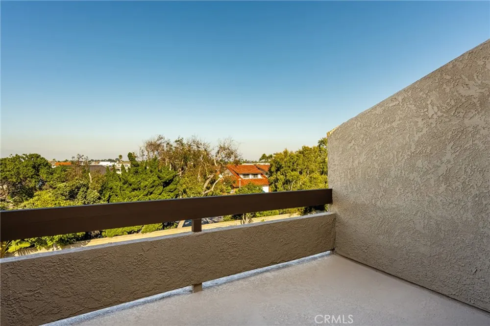 16877 Bluewater Lane Huntington Beach, CA 92649