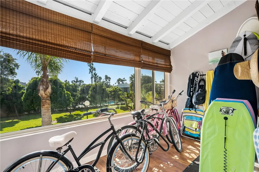 16877 Bluewater Lane Huntington Beach, CA 92649