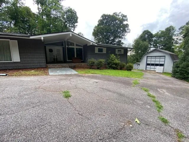 2082 Mountain Valley Church Road North Wilkesboro, NC 28659