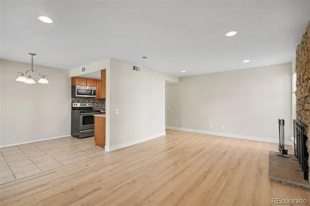 9867 E Peakview Avenue #E06 Englewood, CO 80111