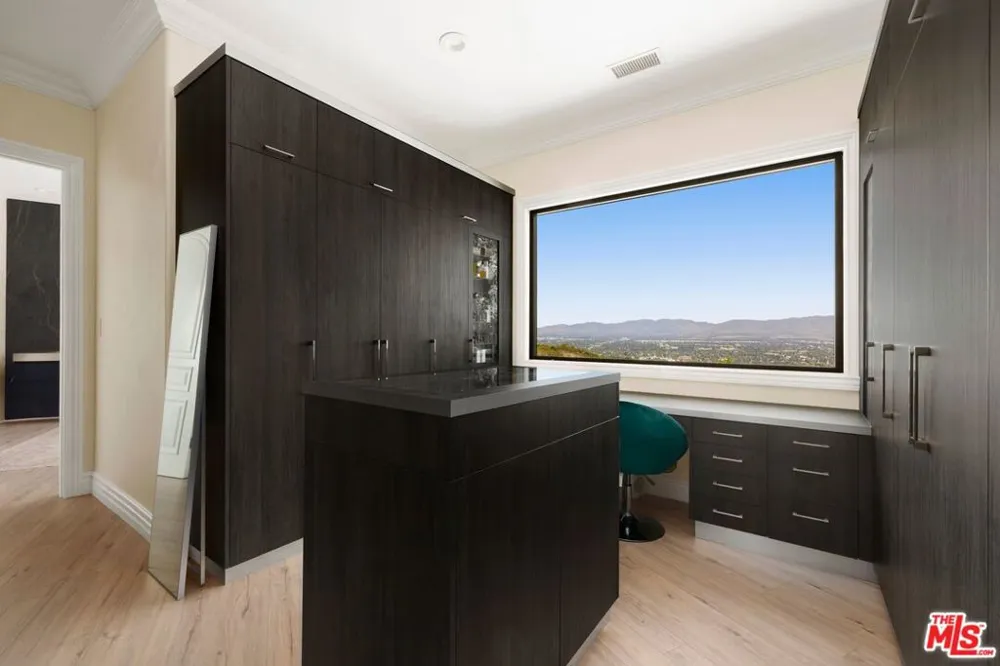 13355 Mulholland Drive Beverly Hills, CA 90210