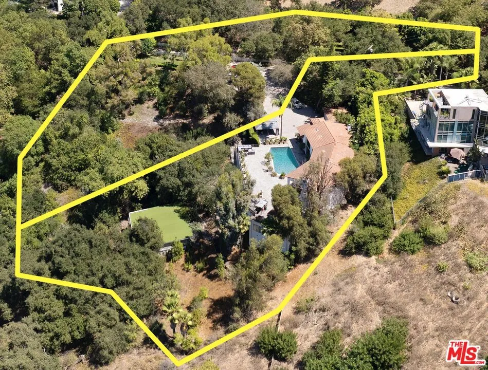 13355 Mulholland Drive Beverly Hills, CA 90210