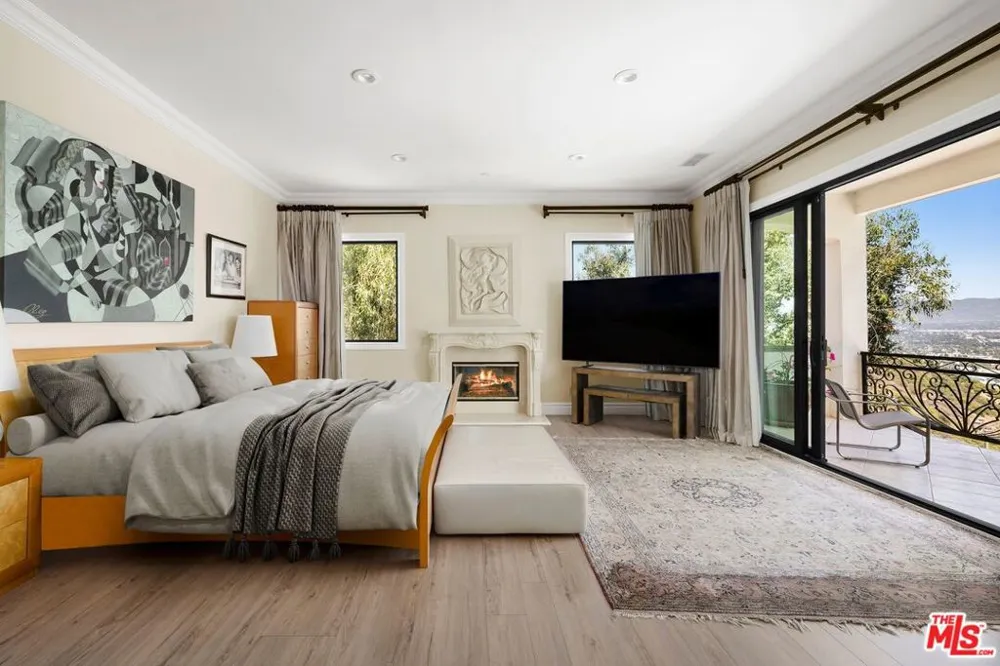 13355 Mulholland Drive Beverly Hills, CA 90210