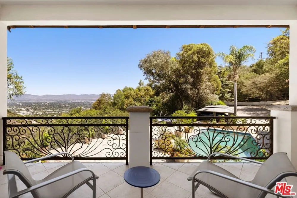 13355 Mulholland Drive Beverly Hills, CA 90210