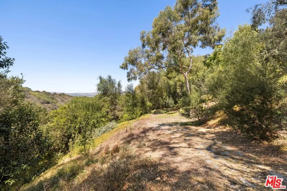 13355 Mulholland Drive Beverly Hills, CA 90210