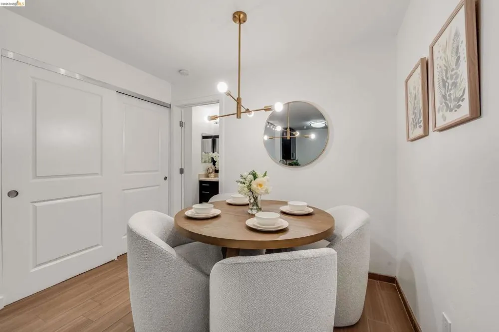 6400 Christie Ave #2112 Emeryville, CA 94608