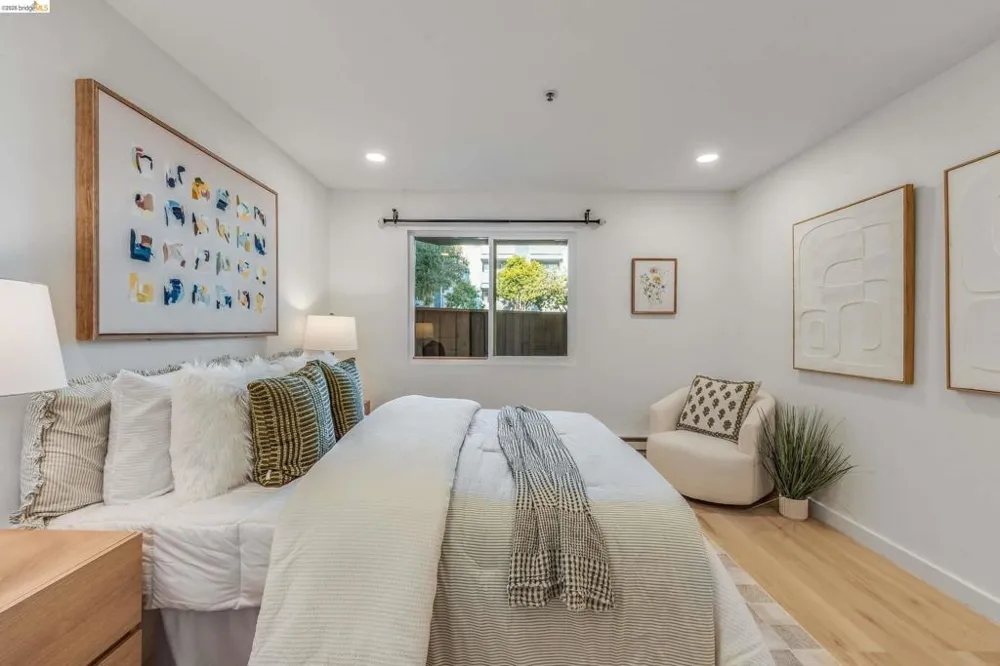 6400 Christie Ave #2112 Emeryville, CA 94608