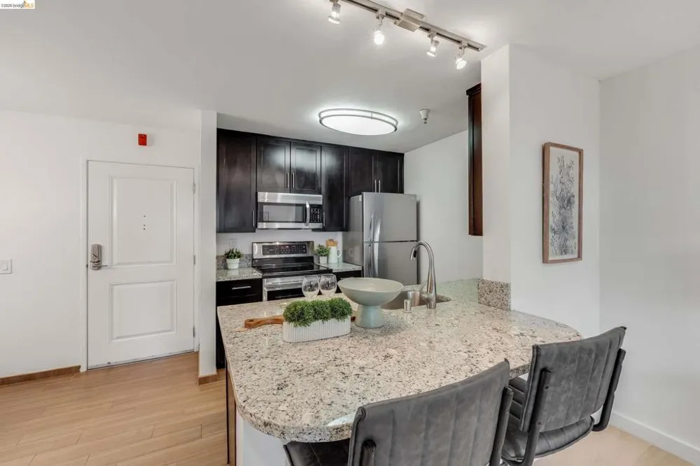 6400 Christie Ave #2112 Emeryville, CA 94608