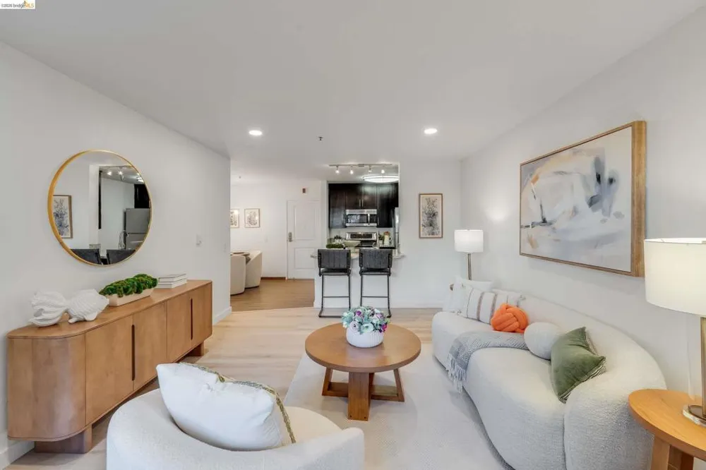6400 Christie Ave #2112 Emeryville, CA 94608