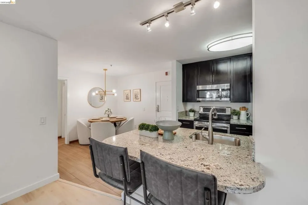 6400 Christie Ave #2112 Emeryville, CA 94608