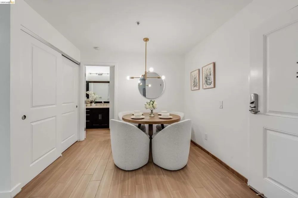 6400 Christie Ave #2112 Emeryville, CA 94608