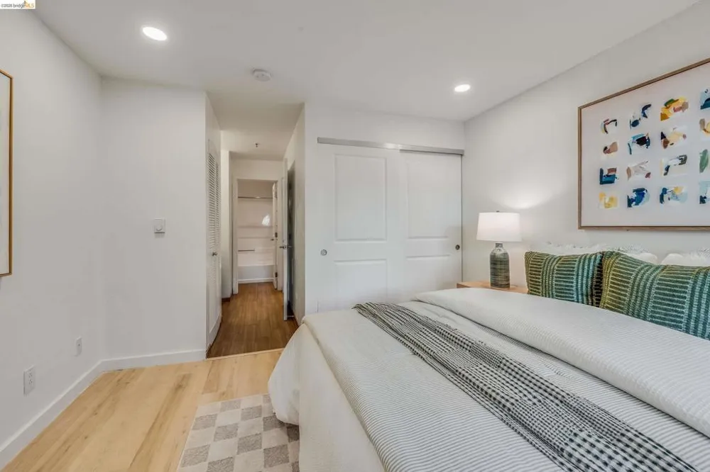 6400 Christie Ave #2112 Emeryville, CA 94608