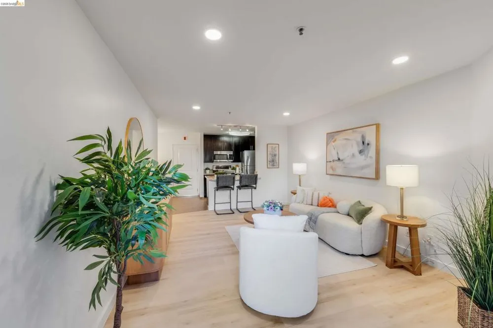 6400 Christie Ave #2112 Emeryville, CA 94608