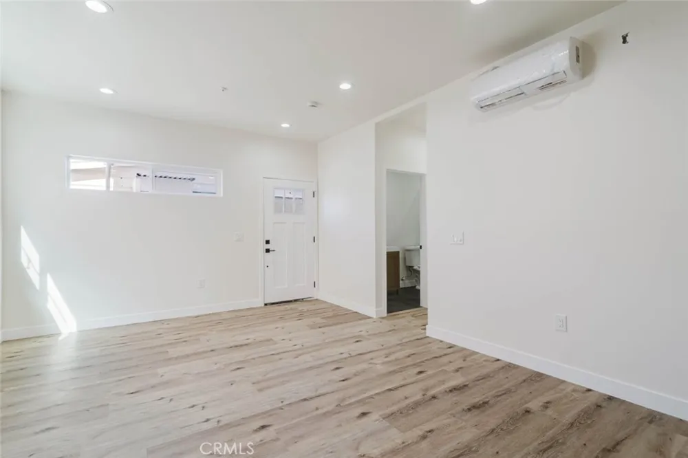 5732 Willowcrest Avenue #3 North Hollywood, CA 91601