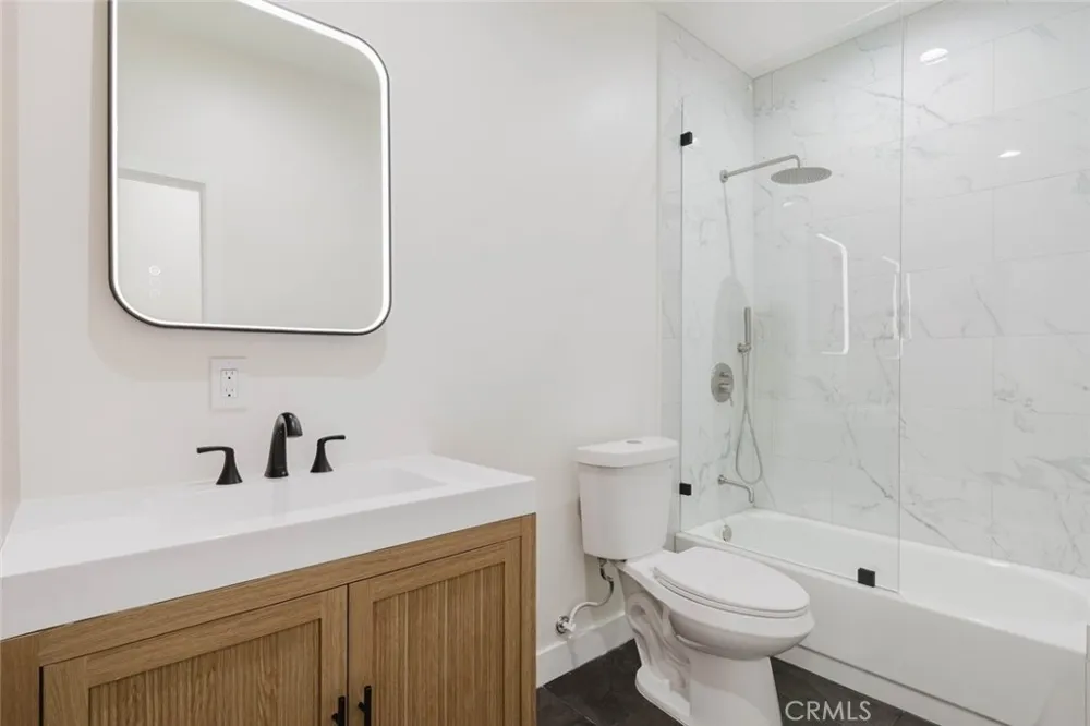 5732 Willowcrest Avenue #3 North Hollywood, CA 91601