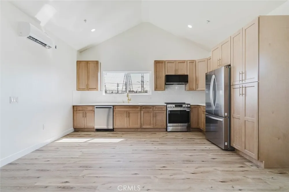 5732 Willowcrest Avenue #3 North Hollywood, CA 91601