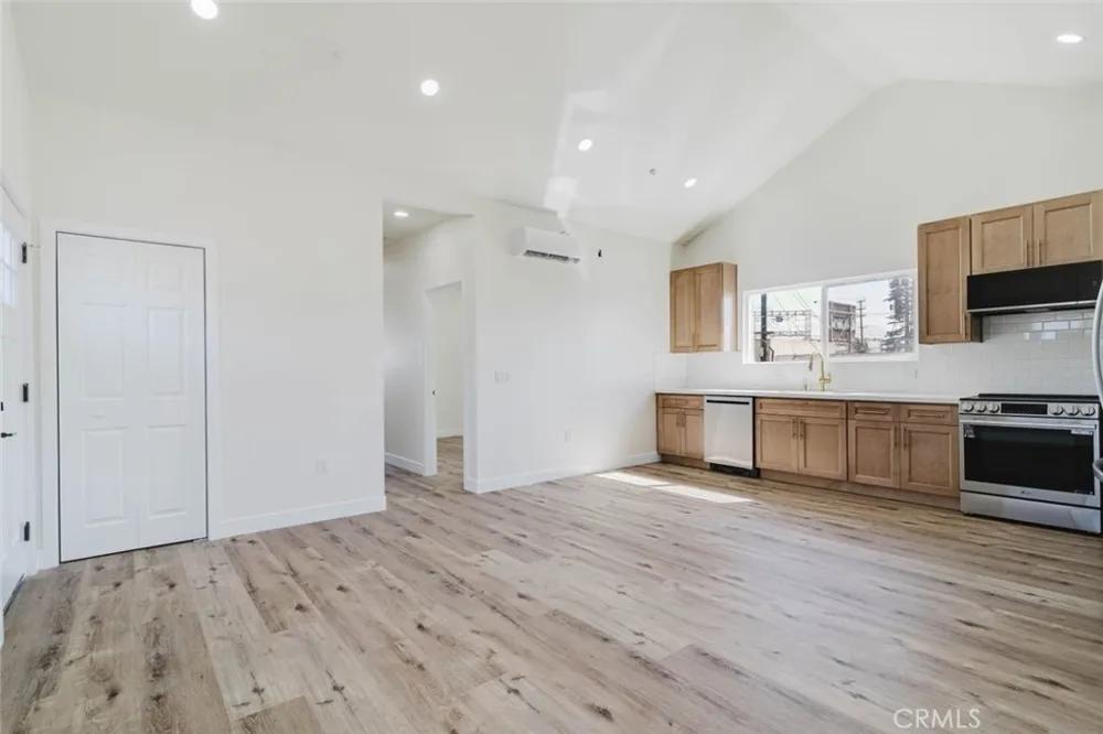 5732 Willowcrest Avenue #3 North Hollywood, CA 91601