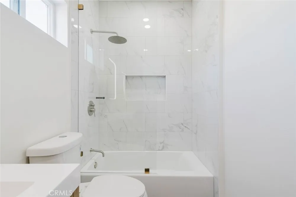 5732 Willowcrest Avenue #3 North Hollywood, CA 91601