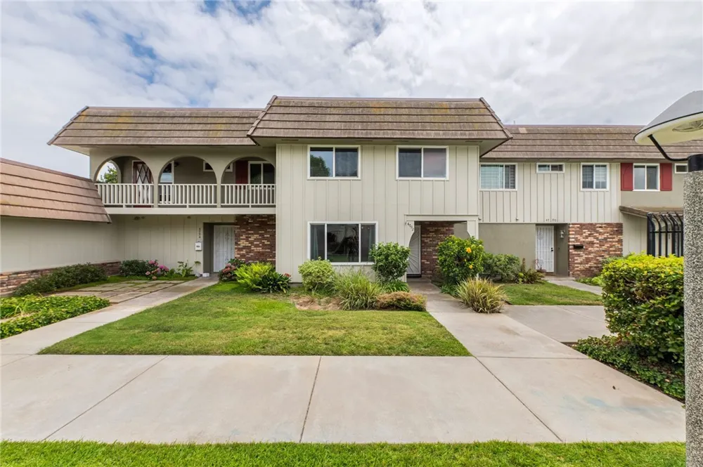4792 Larwin Avenue Cypress, CA 90630