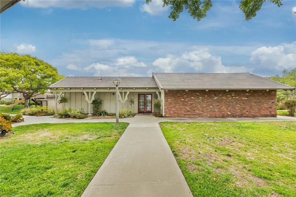 4792 Larwin Avenue Cypress, CA 90630