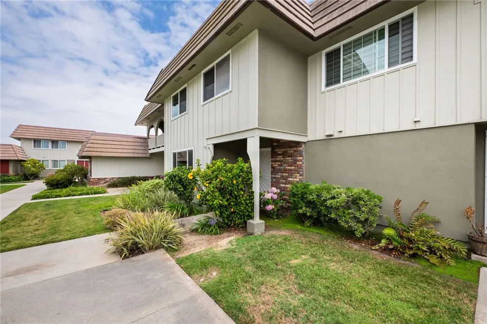 4792 Larwin Avenue Cypress, CA 90630