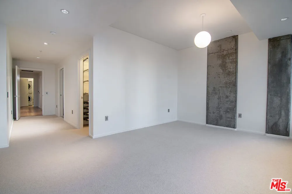 1155 S Grand Avenue #1511 Los Angeles, CA 90015