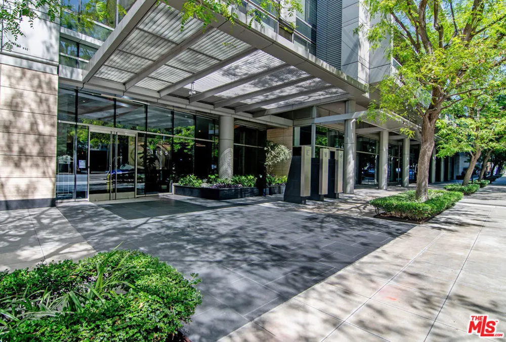 1155 S Grand Avenue #1511 Los Angeles, CA 90015