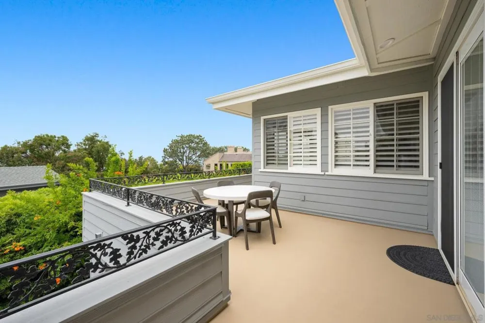 226 Stratford Park Cir Del Mar, CA 92014