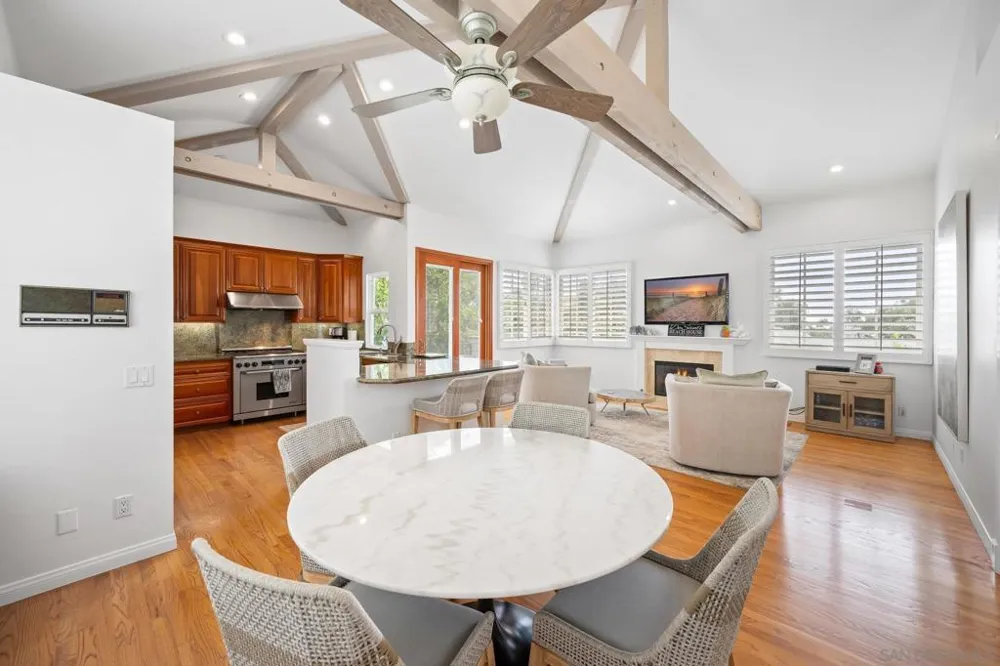 226 Stratford Park Cir Del Mar, CA 92014