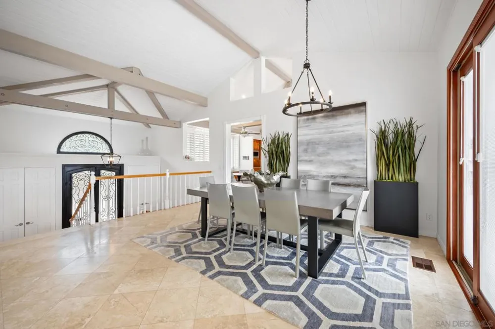 226 Stratford Park Cir Del Mar, CA 92014