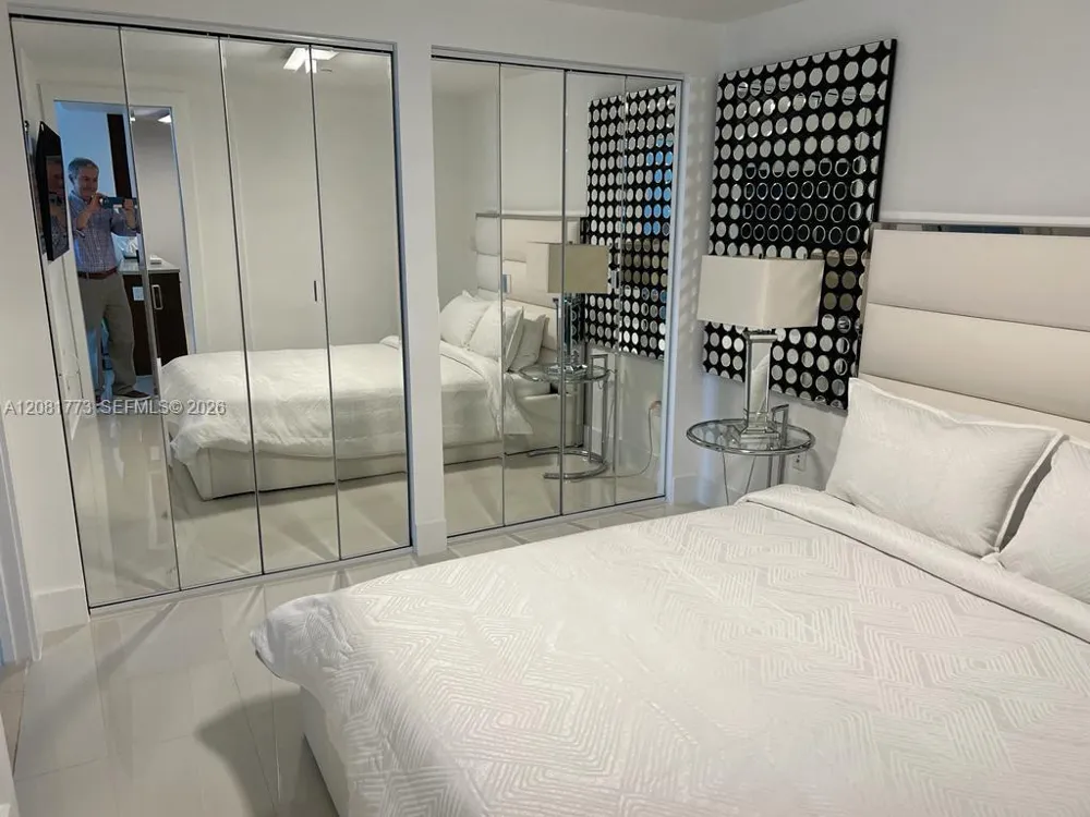 485 Brickell Ave #2109 Miami, FL 33131
