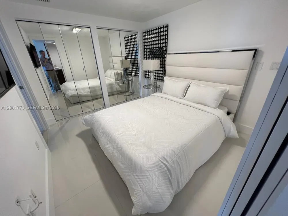 485 Brickell Ave #2109 Miami, FL 33131