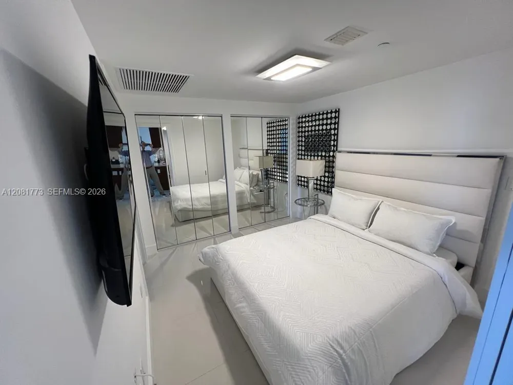 485 Brickell Ave #2109 Miami, FL 33131