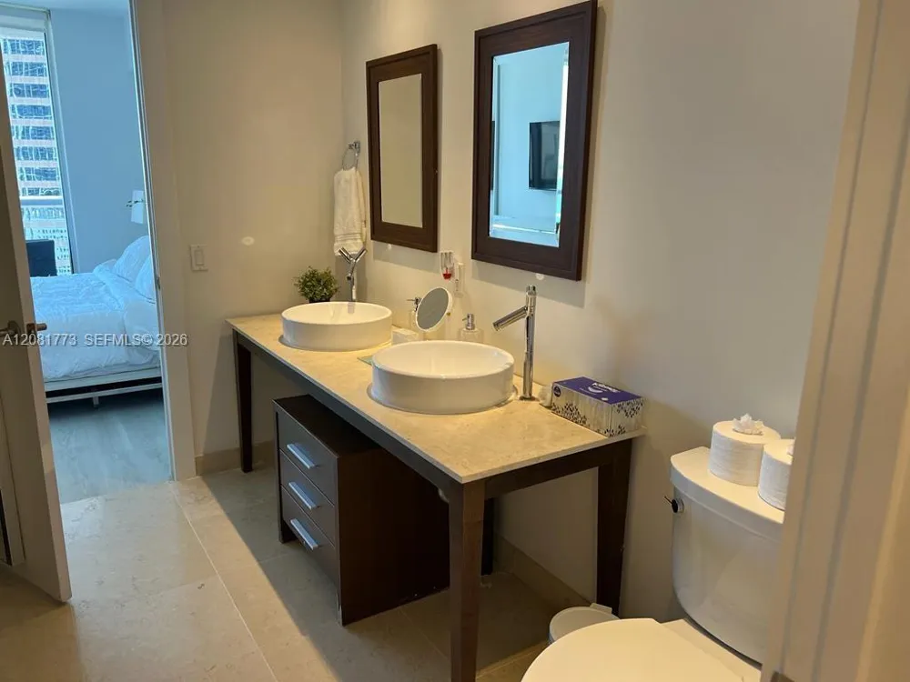485 Brickell Ave #2109 Miami, FL 33131