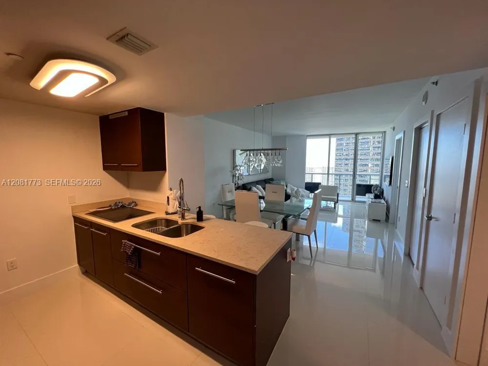 485 Brickell Ave #2109 Miami, FL 33131