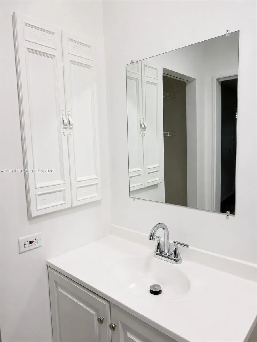 4790 SW 65th Ave #1 Davie, FL 33314