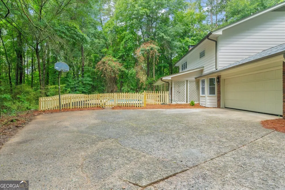 125 Silver Leaf DR Fayetteville, GA 30214