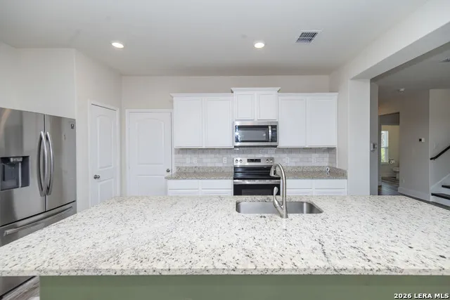 15131 JETFIRE PT Von Ormy, TX 78073